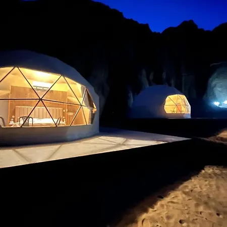 Hotel Wild Oryx Camp Bubbles Wadi Rum Exterior foto